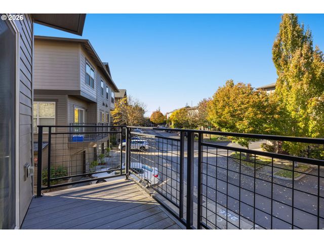 8778 Ne DELAMERE Way, Hillsboro, OR 97006