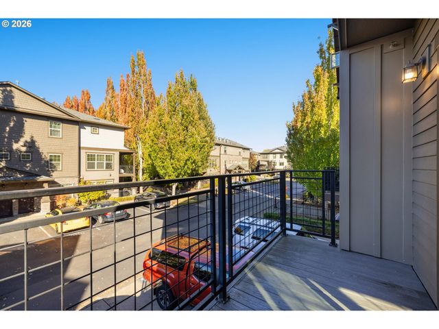 8778 Ne DELAMERE Way, Hillsboro, OR 97006
