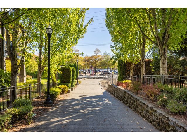 8778 Ne DELAMERE Way, Hillsboro, OR 97006