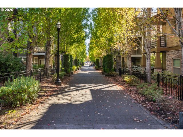 8778 Ne DELAMERE Way, Hillsboro, OR 97006