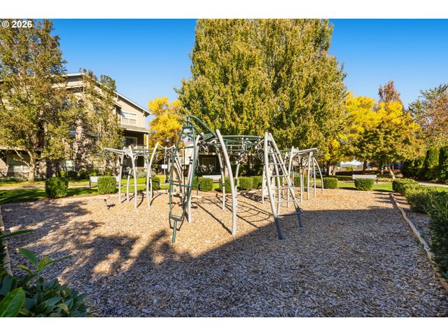 8778 Ne DELAMERE Way, Hillsboro, OR 97006