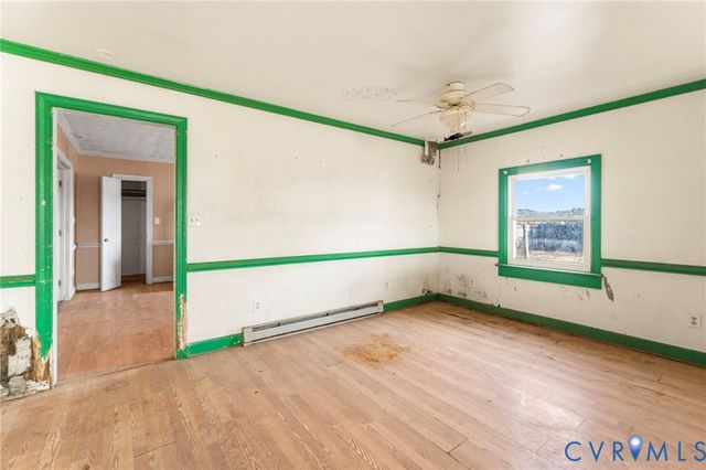 9144 General Puller Hwy, Topping, VA 23169