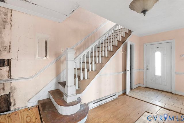 9144 General Puller Hwy, Topping, VA 23169