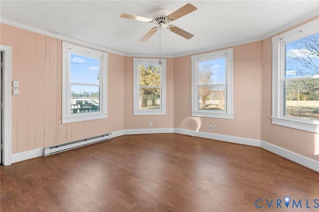 9144 General Puller Hwy, Topping, VA 23169