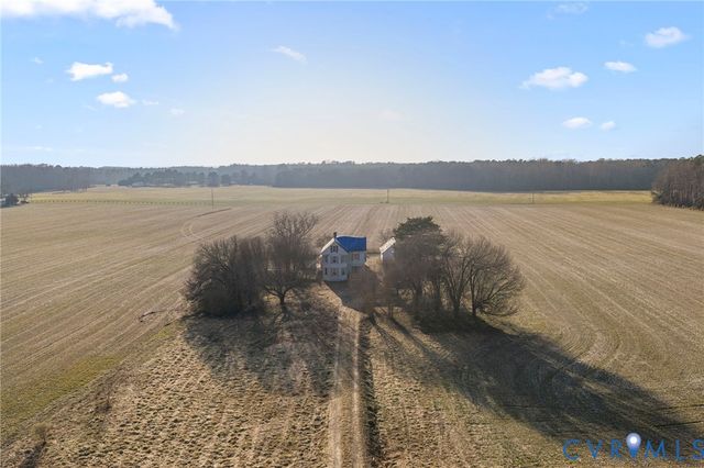 9144 General Puller Hwy, Topping, VA 23169