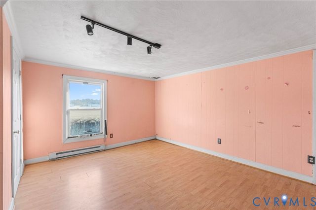 9144 General Puller Hwy, Topping, VA 23169