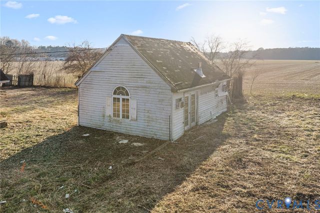 9144 General Puller Hwy, Topping, VA 23169