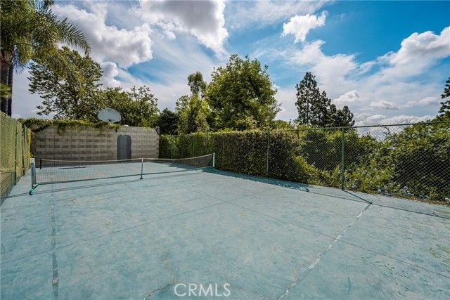 1360 Dana Pl, Fullerton, CA 92831