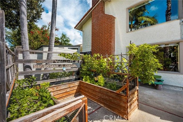 1360 Dana Pl, Fullerton, CA 92831