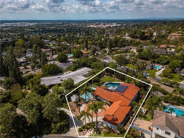 1360 Dana Pl, Fullerton, CA 92831