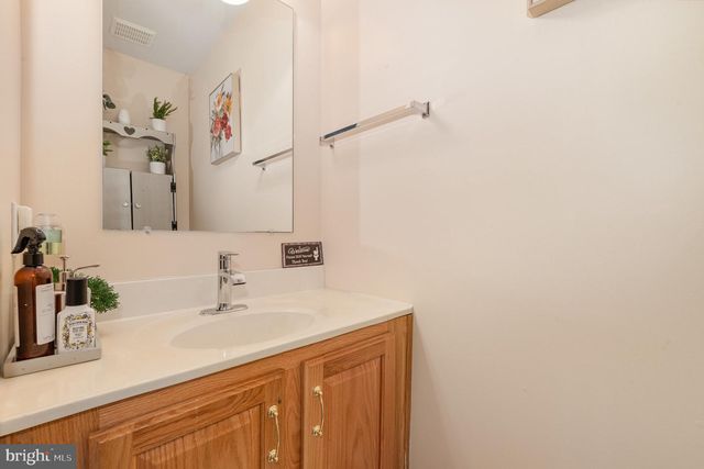 1859 BRADLEY DR, Harrisburg, PA 17110
