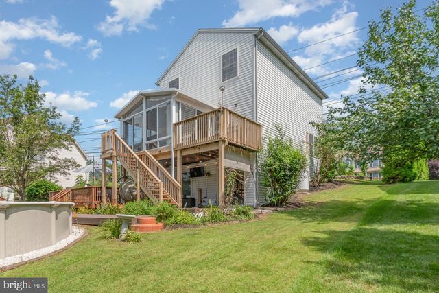 1859 BRADLEY DR, Harrisburg, PA 17110