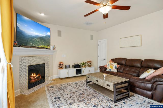 6233 SW Timber Ridge Dr, Corvallis, OR 97333