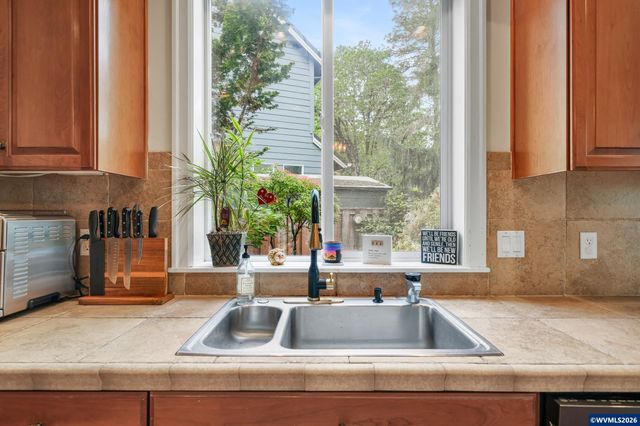 6233 SW Timber Ridge Dr, Corvallis, OR 97333