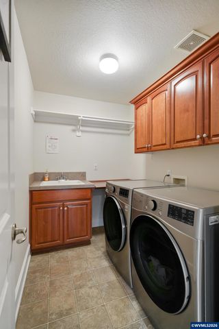 6233 SW Timber Ridge Dr, Corvallis, OR 97333