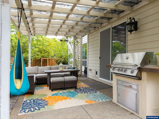 6233 SW Timber Ridge Dr, Corvallis, OR 97333