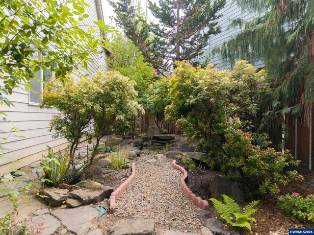 6233 SW Timber Ridge Dr, Corvallis, OR 97333