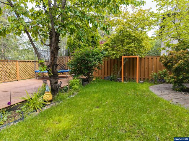 6233 SW Timber Ridge Dr, Corvallis, OR 97333