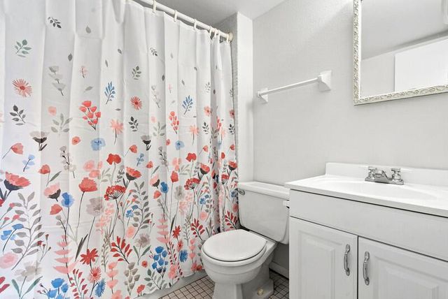 109 Royal Park Drive 3b, Oakland Park, FL 33309