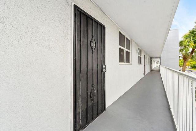 109 Royal Park Drive 3b, Oakland Park, FL 33309