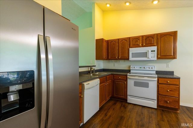 7955 Cedar Point Drive, Newburgh, IN 47630
