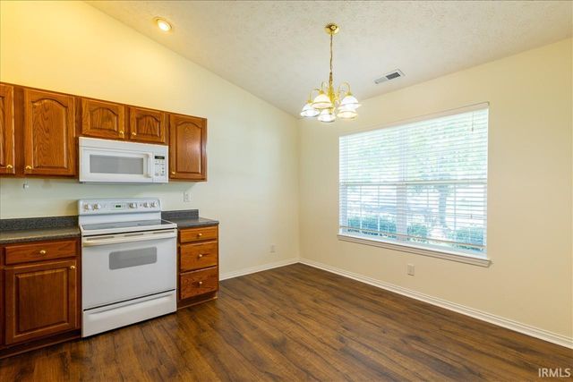 7955 Cedar Point Drive, Newburgh, IN 47630