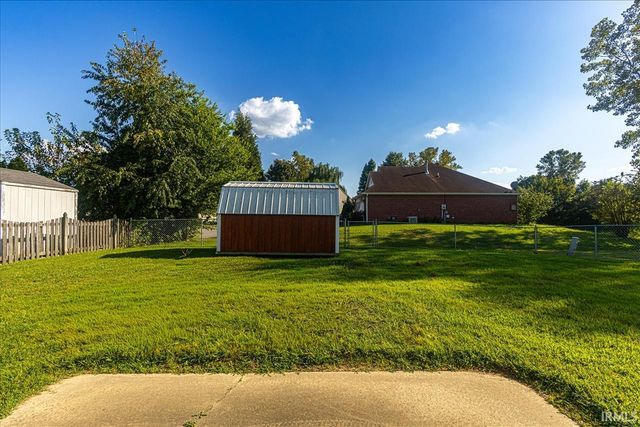 7955 Cedar Point Drive, Newburgh, IN 47630