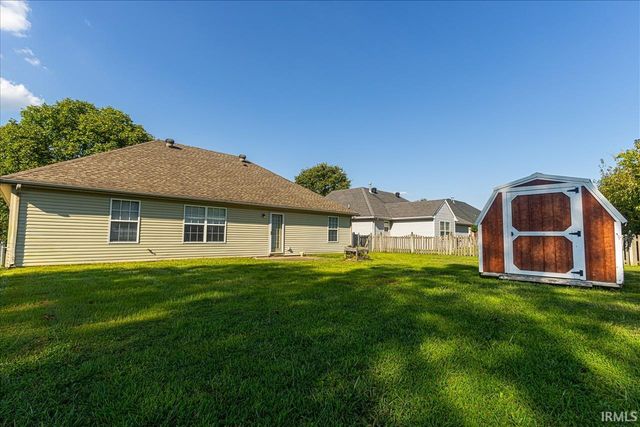 7955 Cedar Point Drive, Newburgh, IN 47630