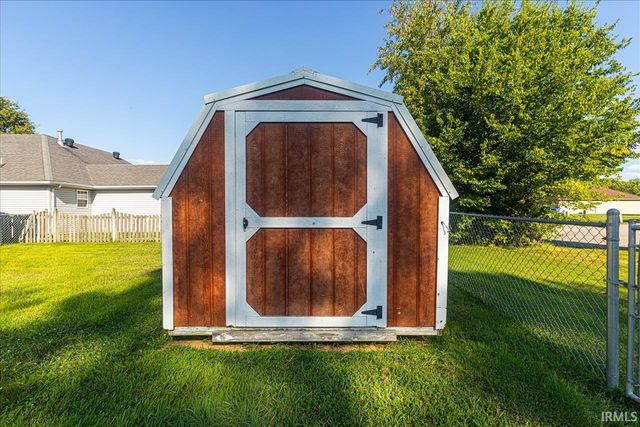 7955 Cedar Point Drive, Newburgh, IN 47630