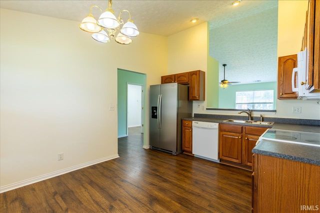 7955 Cedar Point Drive, Newburgh, IN 47630