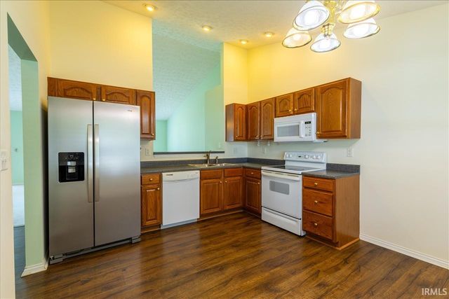 7955 Cedar Point Drive, Newburgh, IN 47630