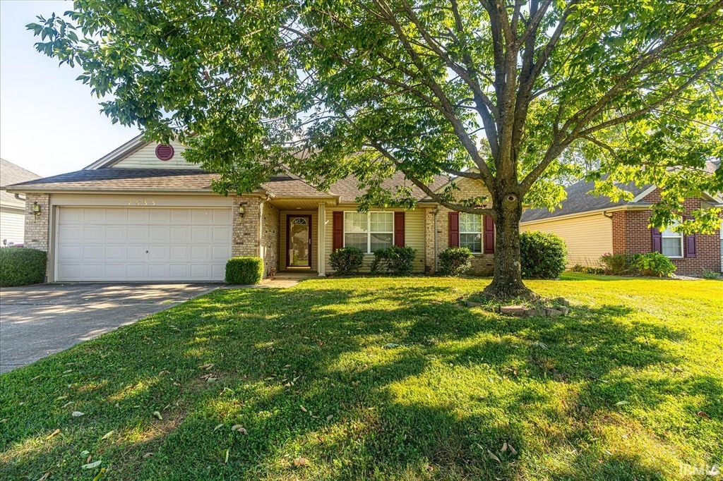 7955 Cedar Point Drive, Newburgh, IN 47630