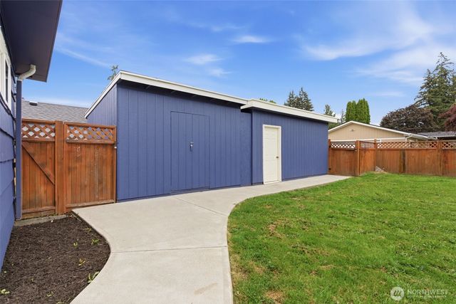 8423 E D Street, Tacoma, WA 98445