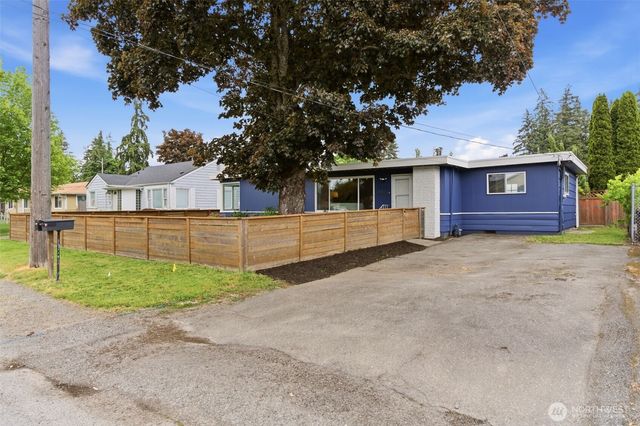 8423 E D Street, Tacoma, WA 98445