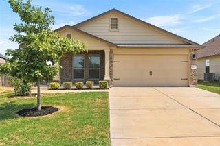 103 Reagor DR, Taylor, TX 76574