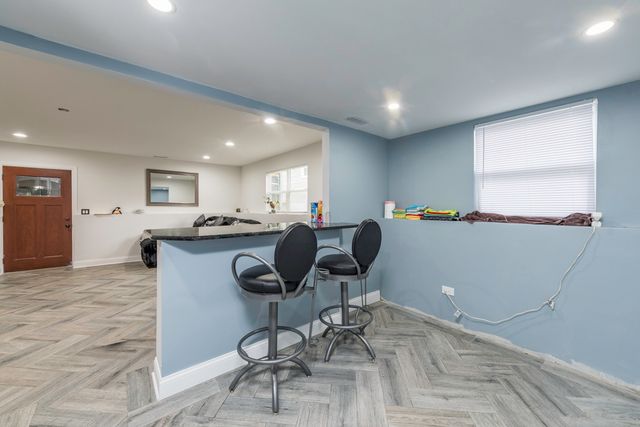 320 S Martin Luther King Jr Avenue, Waukegan, IL 60085