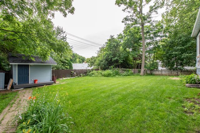 320 S Martin Luther King Jr Avenue, Waukegan, IL 60085