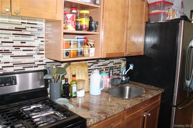 87-30 204th Street B-56, Hollis, NY 11423