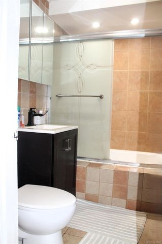 87-30 204th Street B-56, Hollis, NY 11423