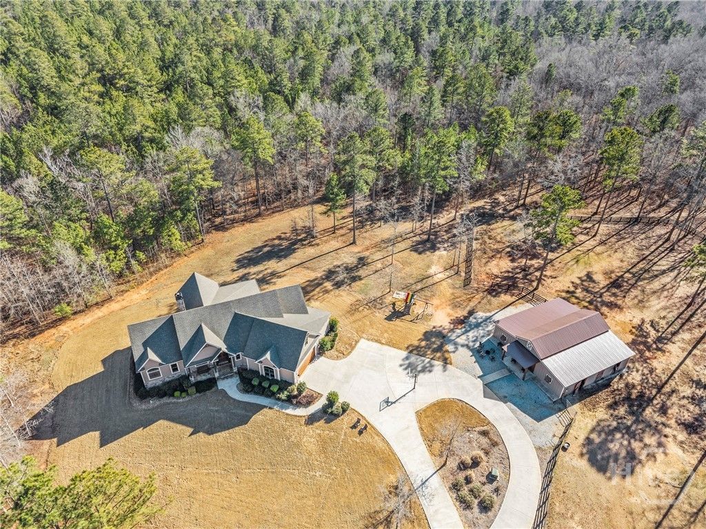 Image 4 of property listing at 1081 Apalachee Ridge, Madison, GA 30650