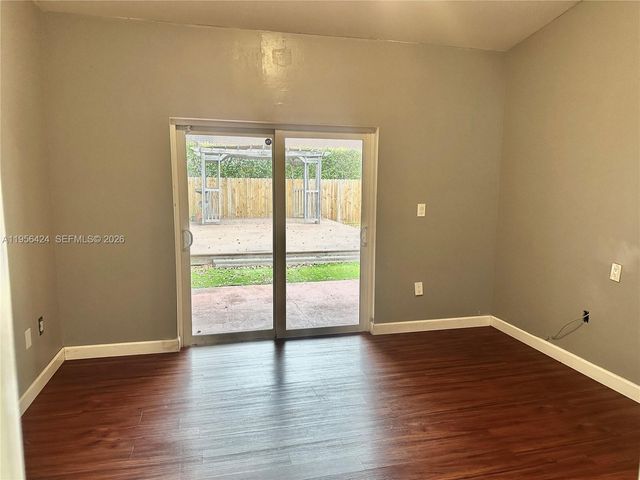 4249 SW 154th Ave, Miami, FL 33185