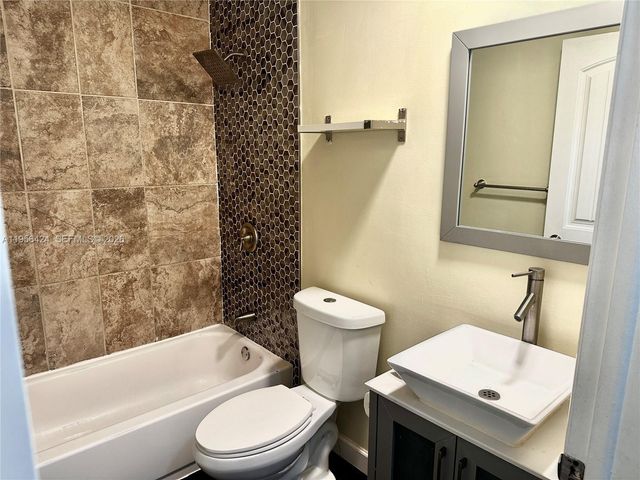 4249 SW 154th Ave, Miami, FL 33185