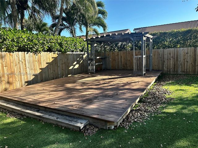 4249 SW 154th Ave, Miami, FL 33185