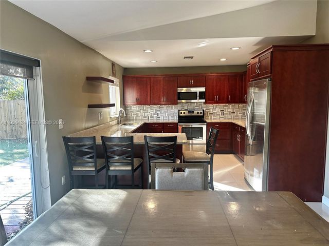 4249 SW 154th Ave, Miami, FL 33185