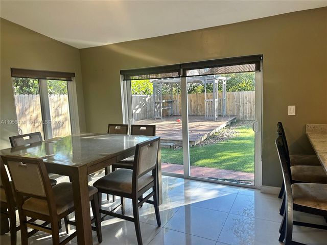 4249 SW 154th Ave, Miami, FL 33185