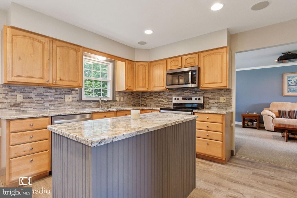 3829 MEYER LN, Hatboro, PA 19040