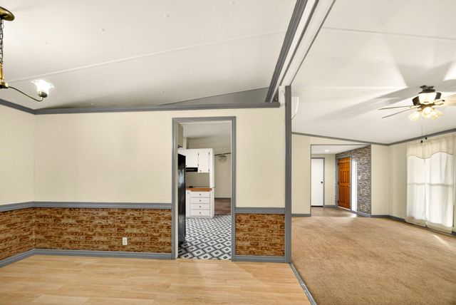 3555 S Pacific Highway SPC 223, Medford, OR 97501