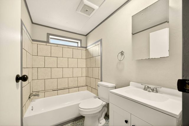 3555 S Pacific Highway SPC 223, Medford, OR 97501