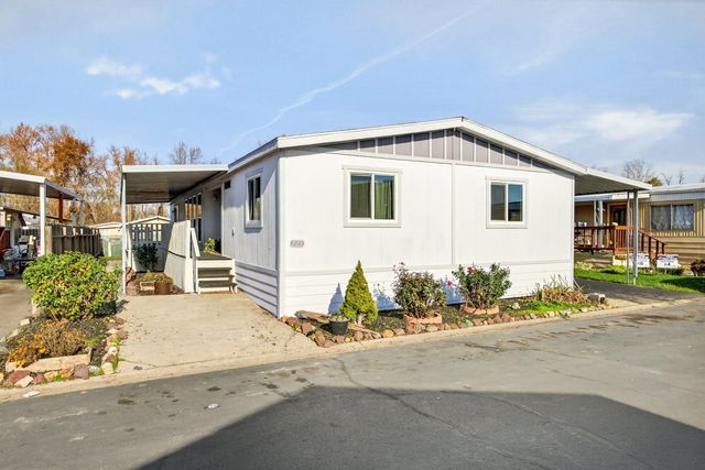 3555 S Pacific Highway SPC 223, Medford, OR 97501