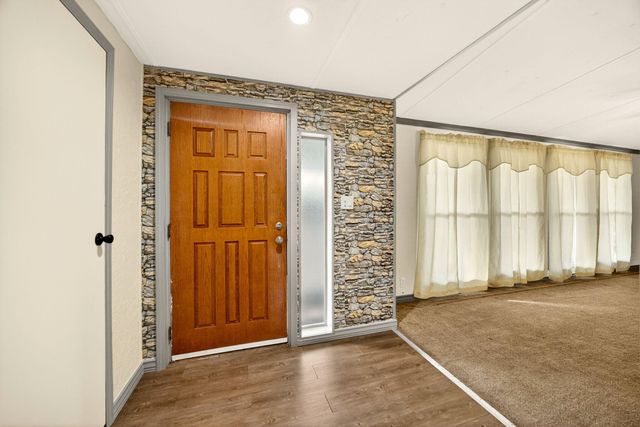 3555 S Pacific Highway SPC 223, Medford, OR 97501